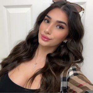 Meet your Posher, Emeli